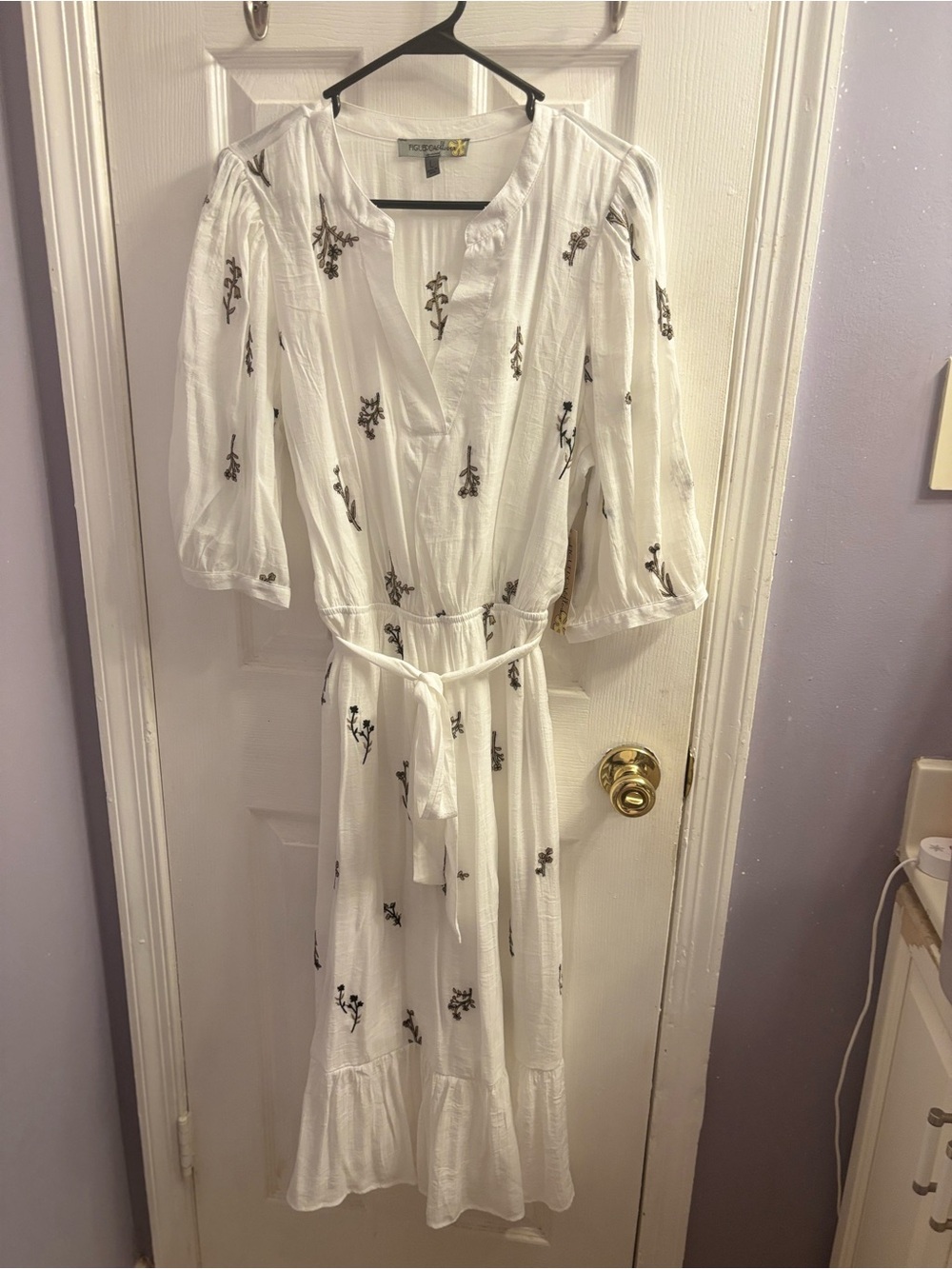 figueroa & flower White Embroidered Midi Dress